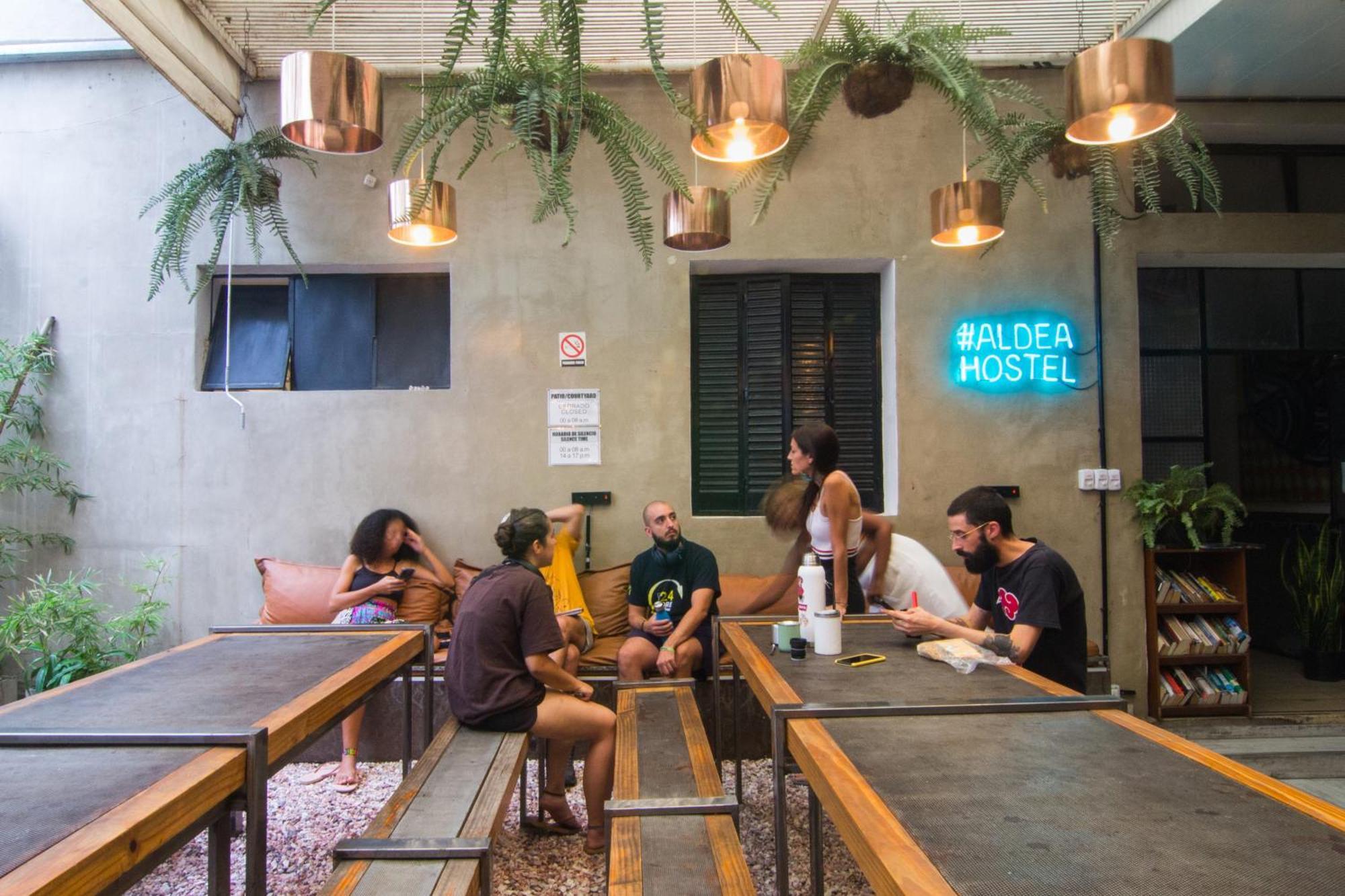 Aldea Hostel & Cafe Кордова Экстерьер фото